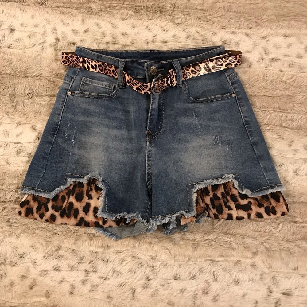 : : New Cut Off Denim Leopard Print Shorts : : - Picture 5 of 7